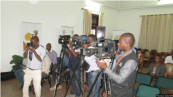 Emissão Vespertina 2 Novembro 2022: Os perigos do jornalismo em Moçambique