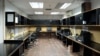 Sala de redacción vacía de la radio venezolana RCR. En otros tiempos estuvo llena de empleados. [Foto: Nicole Kolster]