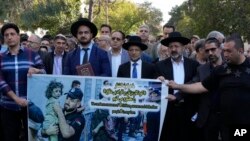 Во интервју за Гласот на Америка на персиски јазик, претставникот на израелското Министерство за надворешни работи Емануел Нахшон го дава првиот јавен коментар за невидените антиизраелски собири на Евреите во пет ирански градови на 30 октомври