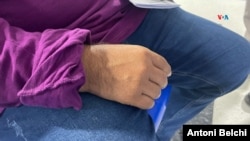El peruano Alan, de 41 años, emigró desde Lima, Perú, a Estados Unidos hace dos meses en busca de una vida mejor.