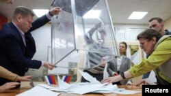 На избирательном участке в Санкт-Петербурге. 17 марта 2024 г.