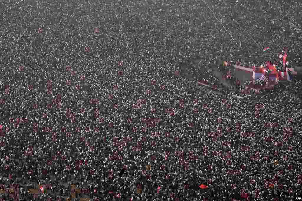 Leftist activists attend a mass meeting named 'Insaaf Yatra' (Justice Rally) organized by the Democratic Youth Federation of India (DYFI), the youth wing of the Communist Party of India (Marxist), ahead of the upcoming national general elections, in Kolkata.