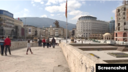 Според анкетата, оваа година највисока доверба е изразена во армијата – речиси 44 отсто од испитанците имаат доверба во армијата, потоа следат религиските институции со 35 отсто и претседателот на државата со 24 отсто