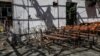 Sebuah aula tampak rusak akibat serangan bom bunuh diri di pusat pembelajaran di kawasan Dasht-e-Barchi di Kabul pada 30 September 2022, sebagai ilustrasi. (Foto: AFP)