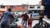 Las polémicas bolsas de alimentos que otorga el gobierno de Venezuela y que pocos quieren comer