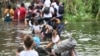 Migrantes tratando de llegar a EEUU a través del Río Grande visto desde Matamoros, estado de Tamaulipas, México. Se espera una oleada de migrantes en la frontera entre EEUU y México cuando la Administración Biden finalice oficialmente el Título 42.