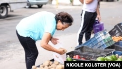 Las polémicas bolsas de alimentos que otorga el gobierno de Venezuela y que nadie quiere comer