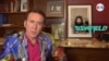 El actor Nicolas Cage durante una entrevista con la Voz de América para promocionar su última película "Renfield".