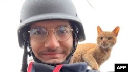 Mwandishi wa habari wa AFP Arman Soldin, apiga selfie akiwa kazini nchini Ukraine. Aliuawa kwa shambulio la roketi, Mei 9, 2023