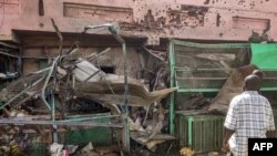 Makaazi ya watu yameharibiwa na mali kupotea katika vita vinavyoendelea Sudan. June 1, 2023.