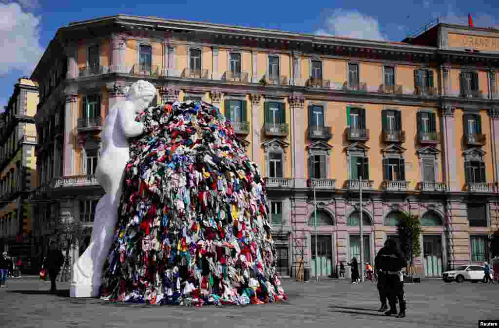 A view of Italian artist Michelangelo Pistoletto's 'Venus of the Rags' which has been reconstructed after the original artwork was destroyed in an arson attack, in Piazza Municipio, Naples, Italy.