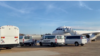 Migrantes venezolanos abordan vuelo de repatriación desde Alexandria, Luisiana, el 27 de noviembre de 2023.