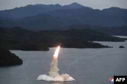 Korea Kaskazini ikijaribisha makombora yake ya nyuklia.