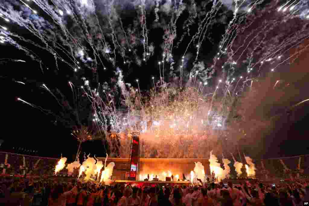 Fireworks illuminate the sky during the Commonwealth Games closing ceremony at the Alexander stadium in Birmingham, England, Aug. 8, 2022.