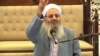 مولوی عبدالحمید «عوامل جنایت مسمومیت» را از «درون سیستم» دانست و خواستار تعطیلی مدارس شد