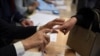 Izbori u Srbiji, 3. aprila 2021. (Foto: Reuters/Zorana Jevtić)