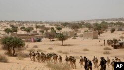 Picha ya wanajeshi wakiwa kwenye jangwa la Sahara