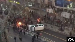 صدا و سیما و رسانه های دولتی ایران سعی داشتند اعتراضات را وارونه جلوه دهند و بعضا اعترافات اجباری را پخش کردند. 