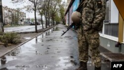 Украинский солдат в Северодонецке.