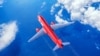 ARCHIVO - Avión comercial se prepara para aterrizar en el Aeropuerto Nacional Reagan, en Arlington, Virginia, captado el 27 de diciembre de 2021.