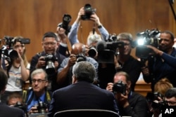Sekretar za pravosuđe William Barr tokom svedočenja pred Senatovim Komitetom za pravosuđe u Vašingtonu, 1. maja 2019.