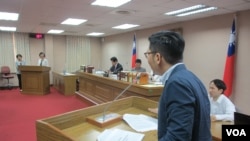 台湾立法院司法及法制委员5月5号质询的情形（美国之音张永泰拍摄）