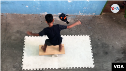 En los talleres, participan chicos, entre 6 y 14 años, todos escolarizados. [Foto: Nicole Kolster, VOA]