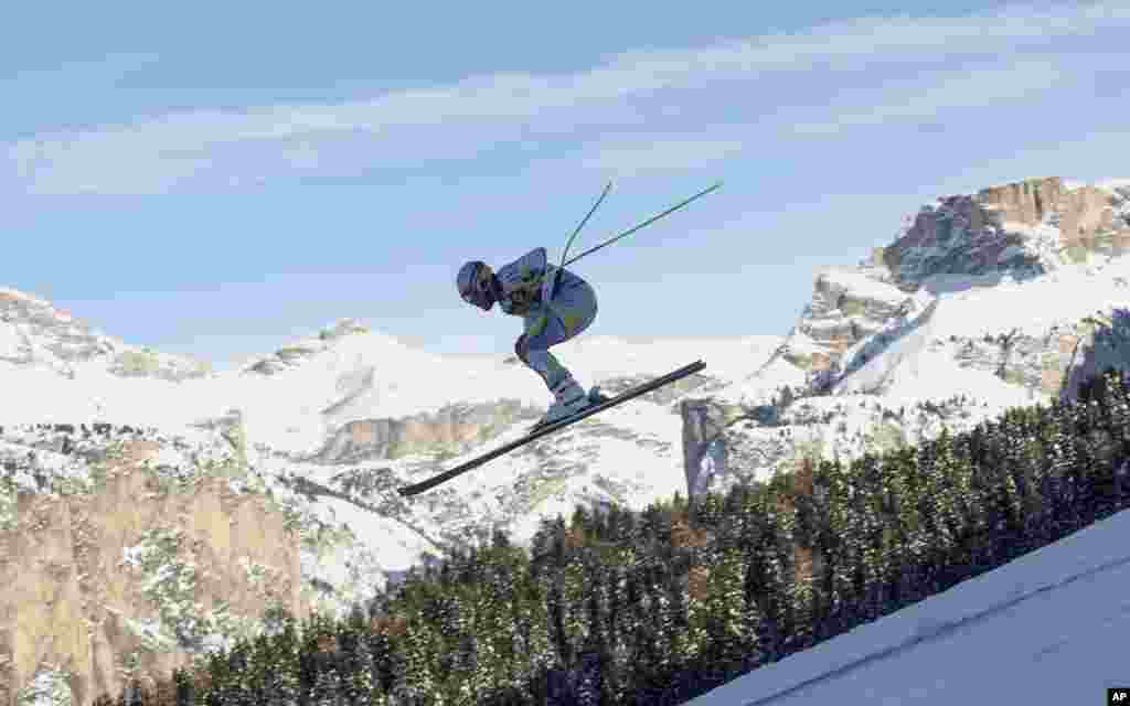 Norway's Kjetil Jansrud speeds down the course during an alpine ski men's World Cup downhill training, in Val Gardena, Italy.