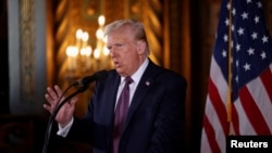 Избранный президент США Дональд Трамп выступает с речью в Мар-а-Лаго в Палм-Бич, Флорида, США, 7 января 2025 г. REUTERS/Carlos Barria/Архивное фото