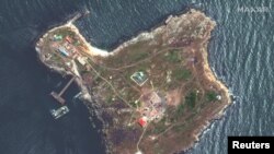 Остров Змеиный. Спутниковый снимок.