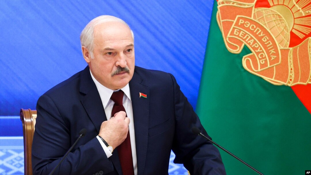 Arhiva - Predsednik Belorusije Aleksandar Lukašenko govori na konferenciji za novinare u Minsku, Belorusija, 9. avgusta 2021. (Nikolay Petrov/BelTA photo via AP)