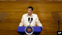 Tổng thống Rodrigo Duterte đã rút Philippines ra khỏi danh sách thành viên của Tòa Hình sự Quốc tế (ICC) sau khi tòa án này tiến hành điều tra cuộc chiến 'đẫm máu' chống ma túy và tội phạm của ông.