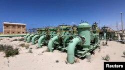 Pipelines are seen at the Zueitina oil terminal in Zueitina, west of Benghazi April 7, 2014. 