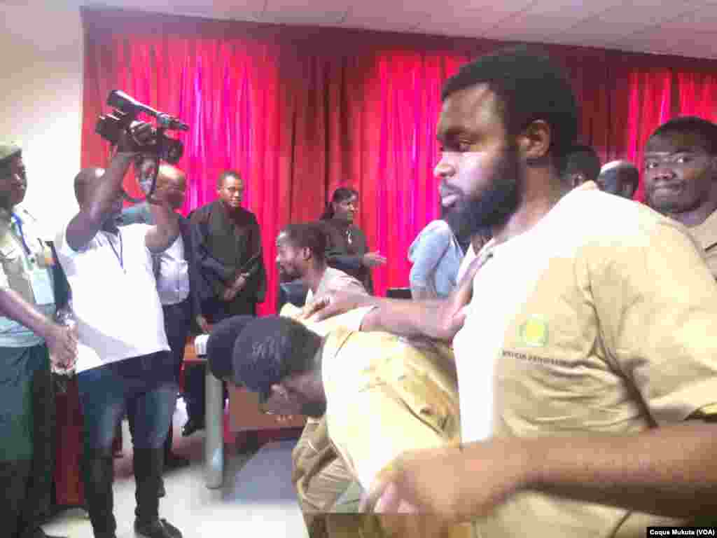 Julgamento Activistas Tribunal Provincial Luanda - Benfica