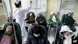 医改前病人在北京一家医院接受治疗