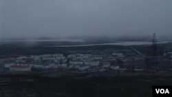 Российский шахтерский город Никель, недалеко от границы с Норвегией.