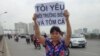 Bà Cấn Thị Thêu được nhiều người biết đến là một nhà hoạt động vì các quyền đất đai và môi trường.