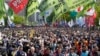 Trabajadores y activistas en Asia y Europa piden más derechos laborales en marchas del 1 de Mayo