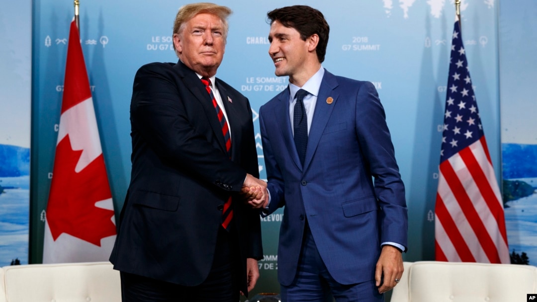 Arhiva - Predsednik SAD Donald Tramp sastaje se sa kanadskim premijerom Džastinom Trudoom, tokom samita G7, 8. juna 2018 u Kvebeku, Kanada.
