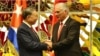 Chủ tịch nước Việt Nam Tô Lâm được người đồng cấp Cuba, Miguel Diaz-Canel, tiếp đón tại Havana trong chuyến thăm đầu tiên của ông Lâm tới Cuba hôm 26/9.