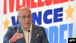 El presidente del Parlamento de mayoría oficialista y jefe del comando de campaña del presidente Nicolás Maduro, Jorge Rodríguez, en una conferencia de prensa en Caracas el 4 de junio de 2024. 