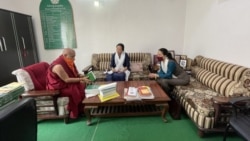 སྐབས་བཅུ་དྲུག་པའི་འཐུས་གསར་པ་གཉིས་ཀྱིས་ལས་ཁུར་དམ་འབུལ།