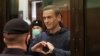 El líder de la oposición rusa Alexei Navalny asiste a una audiencia judicial en Moscú, el martes 2 de febrero de 2021.
