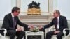 Predsednik Srbije Aleksandar Vučić na sastanku sa šefom ruske države Vladimirom Putinom u Kremlju, (Foto: Reuters/Yuri Kadobnov)