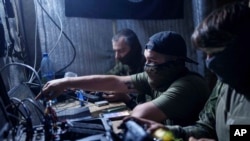 Операторы БПЛА ВСУ на позициях в Харьковской области. Архивное фото. 24 августа, 2024.