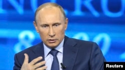 Predsednik Rusije, Vladimir Putin, odgovara na pitanja TV gledalaca