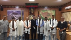 རྒྱ་གར་གྱི་གྲོས་ཚོགས་འཐུས་མི་ཁག་ཅིག་བཞུགས་སྒར་དུ་ཕེབས་འབྱོར།