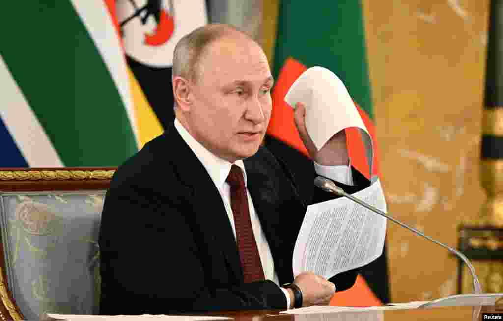 Rais Vladimir Putin akutana na viongoiz wa nchi za Afrika mjini Saint Petersburg