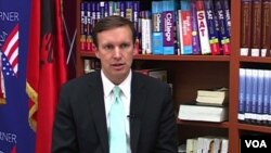 Крис Марфи, член на Сенатската комисија за надворешни работи: „Политичката криза што се одвива во Македонија е потсетник дека САД не смеат да ги земат мирот и стабилноста на Балканот здраво за готово“ 