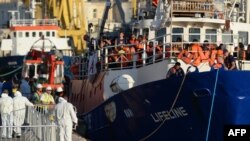 Njemački humantarni brod Lifeline stiže sa 234 migranta na palubi u luku Valletta, Malta, Juni 27, 2018.